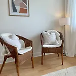 Modernes, Familienfreundliches In *