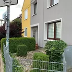 Apartment Modernes, Familienfreundliches In *